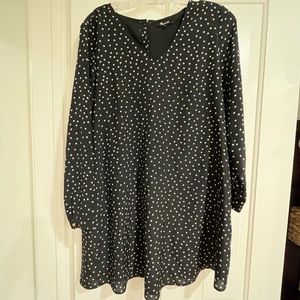 Madewell silk black dress with all-over beige star print
